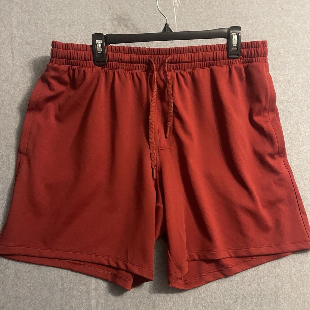 Under Armour Men's Red Athletic Shorts Size L Polyester Drawstring Stretch